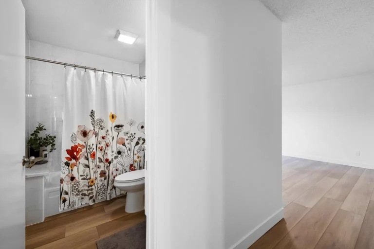 3f7c8b7623d503f3ccf7ffb4e7f6254e-uncropped_scaled_within_1536_1152