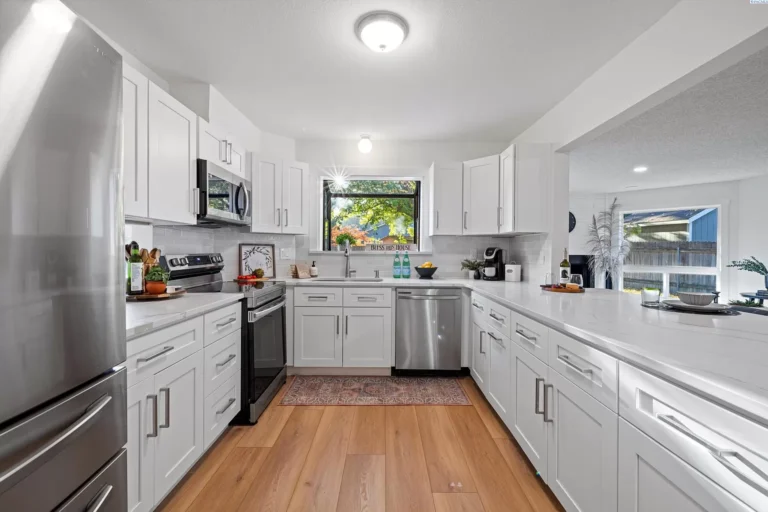 82e89ea9e67f9e050291416e810ce23a-uncropped_scaled_within_1536_1152