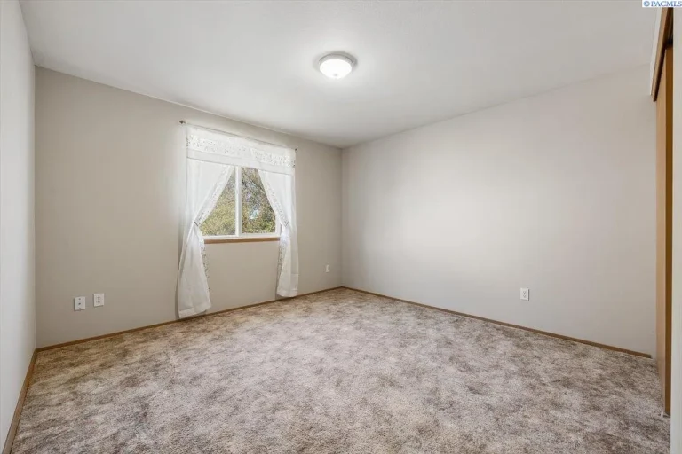 485c5f4fd1dd30364761f9e33fbb3f1a-uncropped_scaled_within_1536_1152