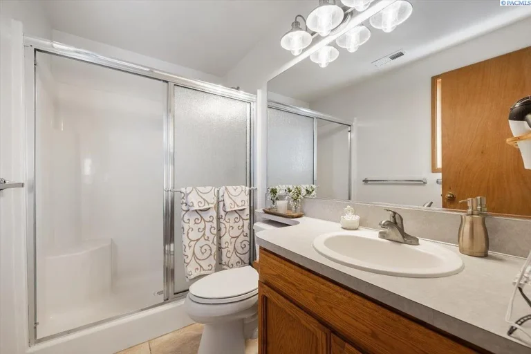 65e04ed9177e77bfa17b39d90e6d332c-uncropped_scaled_within_1536_1152